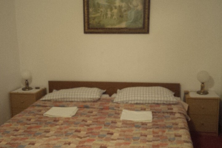 Room 10 of 74