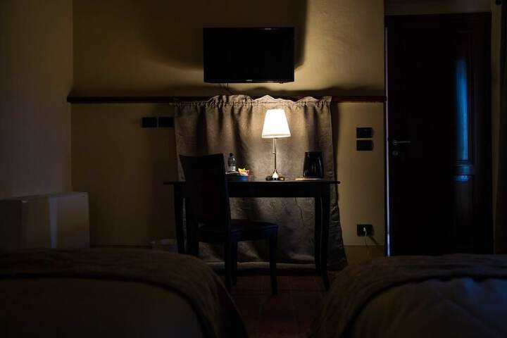 Room 14 of 32