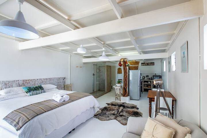 Room 12 of 23