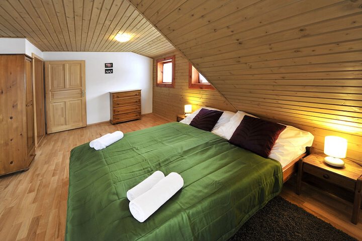 Room 5 of 62