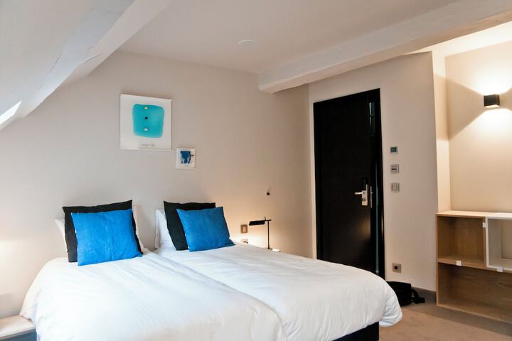 Room 17 of 52