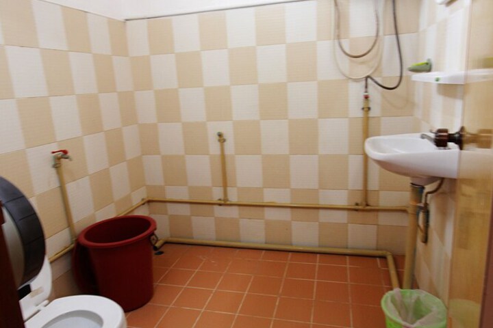 Room 74 of 90