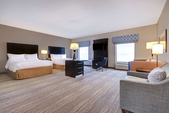 2 Queen Beds Accessible (9 of 11)