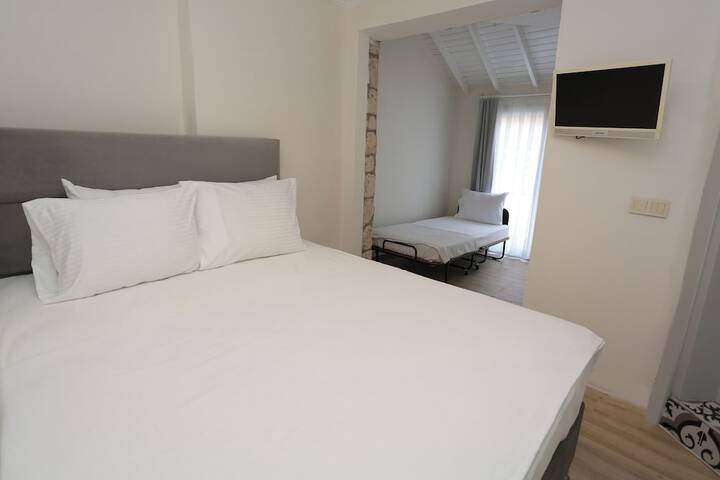 Room 4 of 21