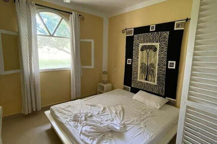 Room 6 of 30