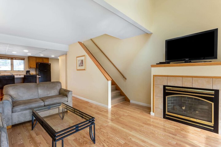 Room 4 of 49