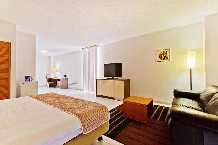 Room 11 of 36