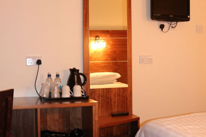 Room 12 of 27
