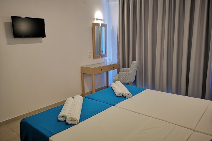 Room 13 of 52