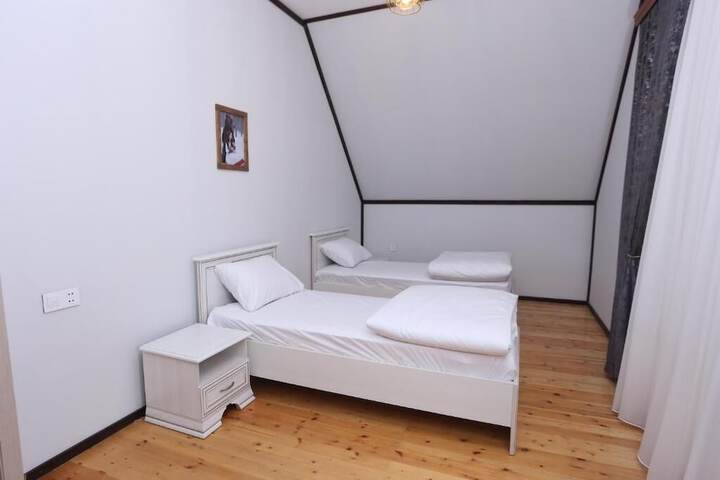 Room 6 of 20