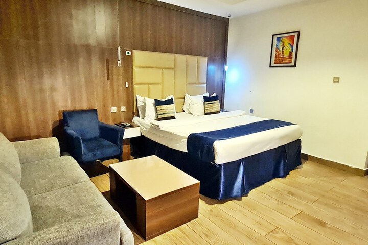 Room 25 of 51