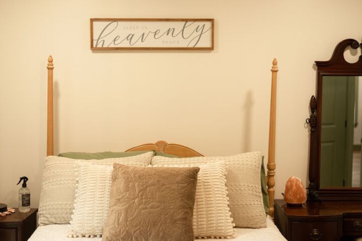 Room 8 of 230