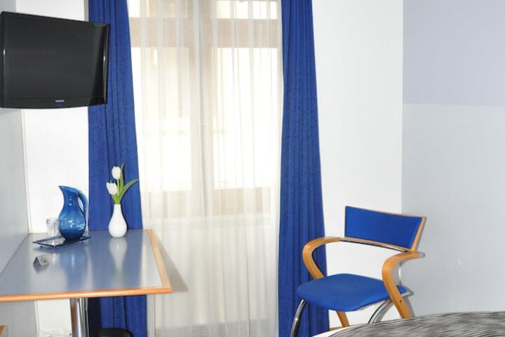 Room 5 of 56