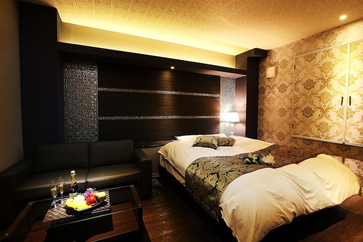 Room 5 of 43