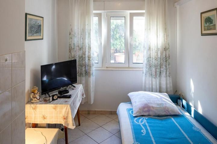 Room 15 of 39