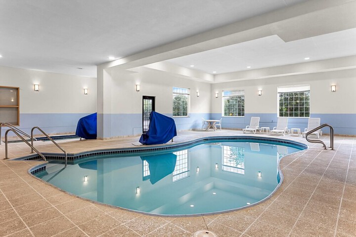 Pool 39 of 61