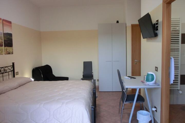 Room 18 of 98