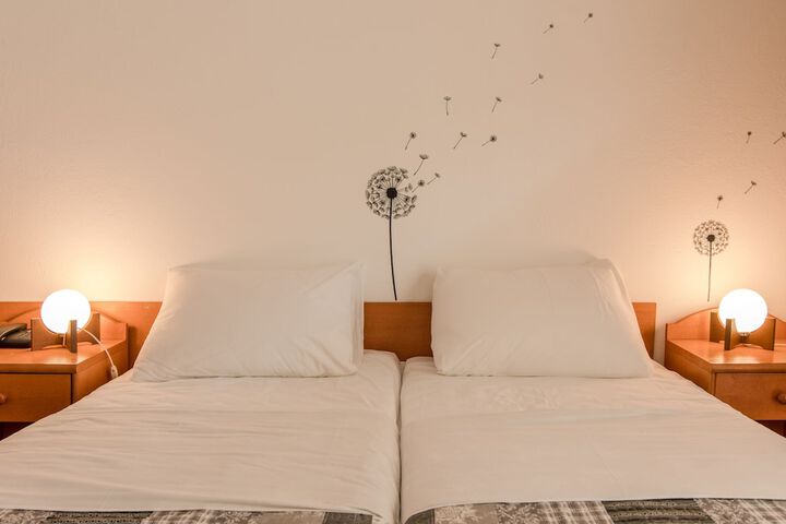 Room 15 of 81