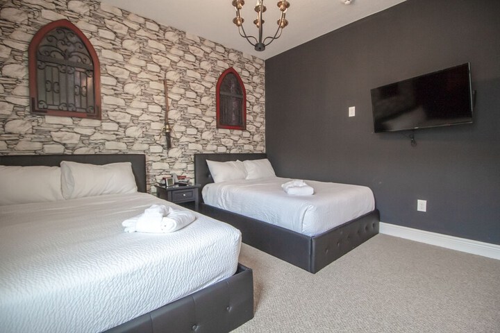 Room 10 of 70
