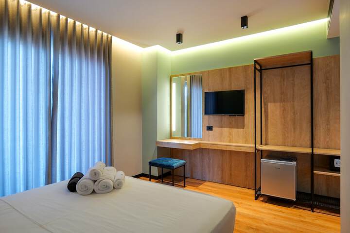 Room 5 of 85