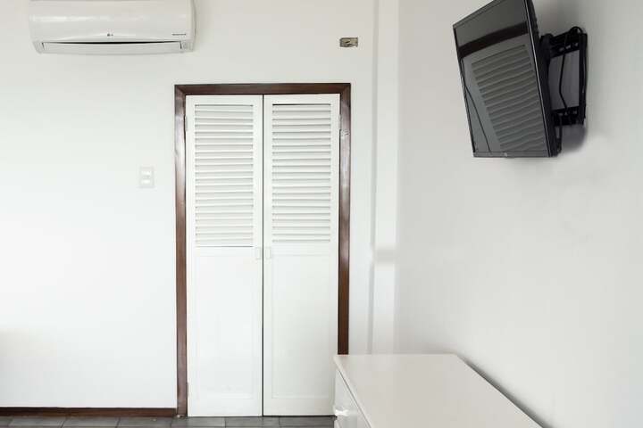 Room 3 of 13