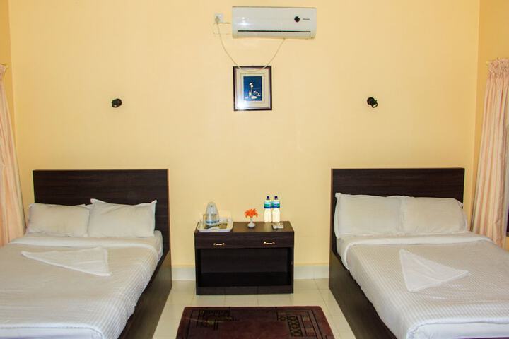 Room 6 of 27
