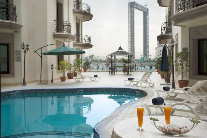 Hotel Pool