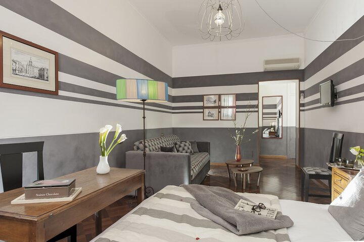 Room 12 of 37