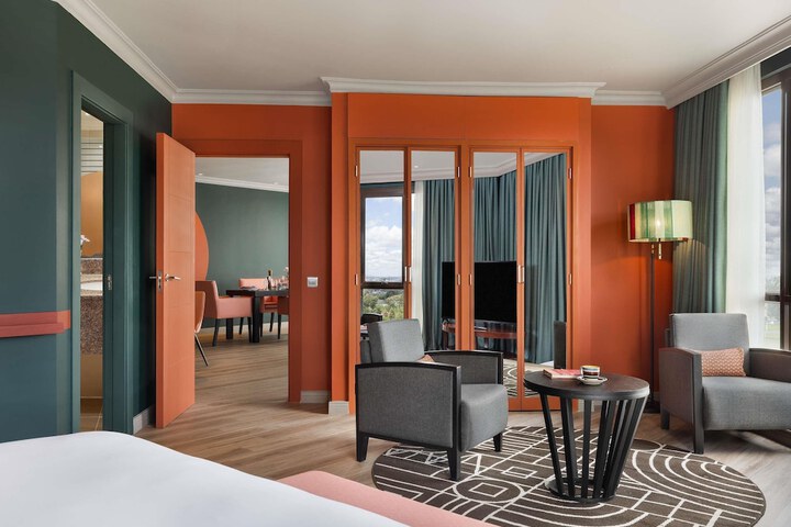 Room 14 of 64