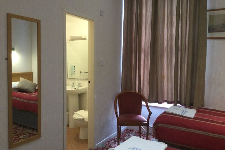Room 124 of 170