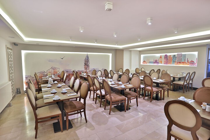Dining 54 of 84