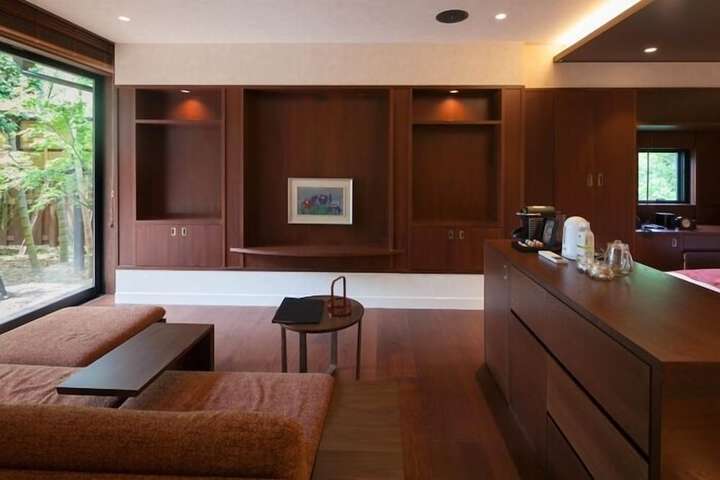Room 32 of 75