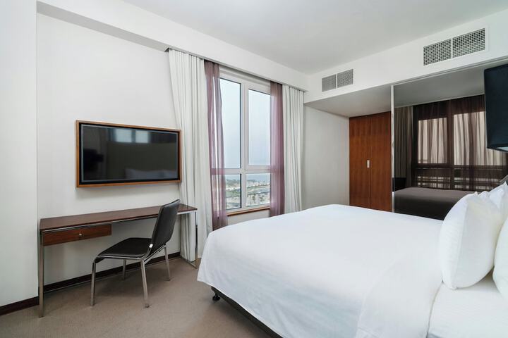 Room 52 of 131