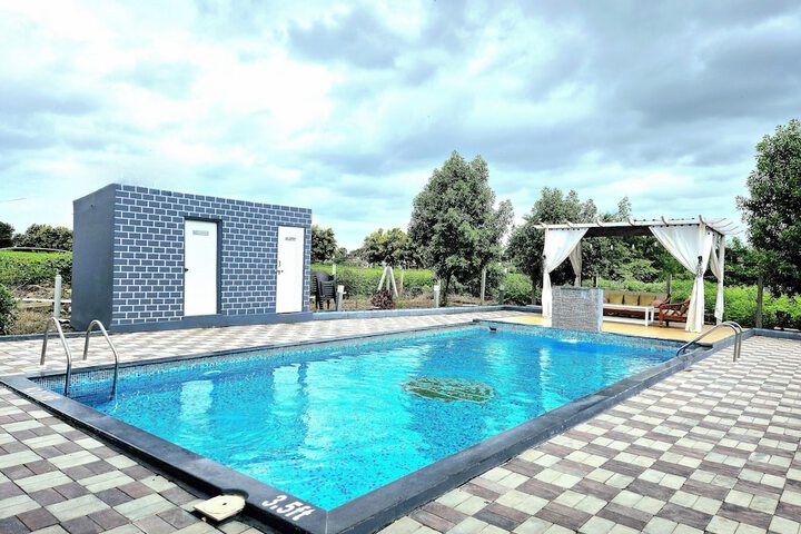 Pool 31 of 49