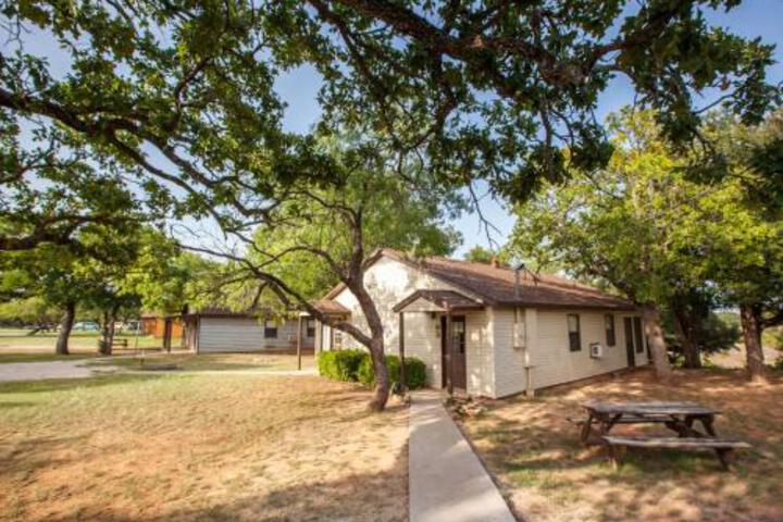 Bay Landing Camping Resort Cabin 6 in Bridgeport, TX