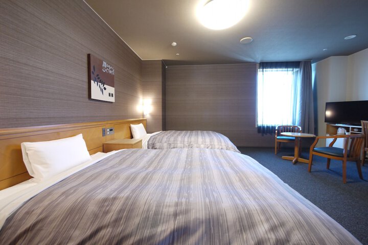 Room 8 of 30