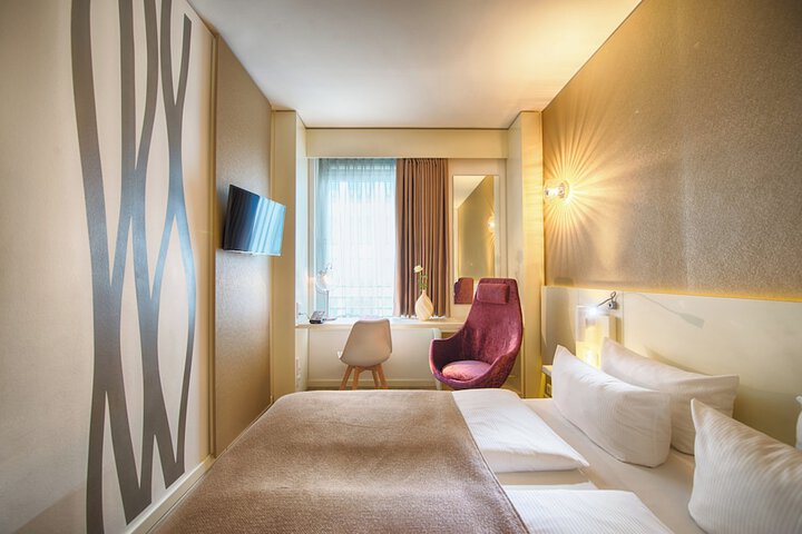 Room 20 of 49