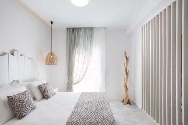 Room 19 of 128