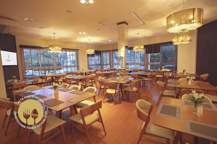 Dining 45 of 56