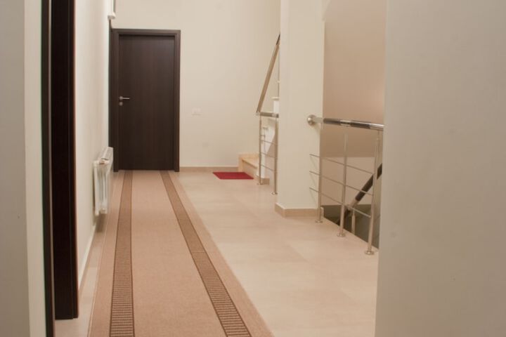 Room 4 of 44