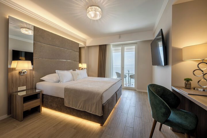 Room 9 of 53
