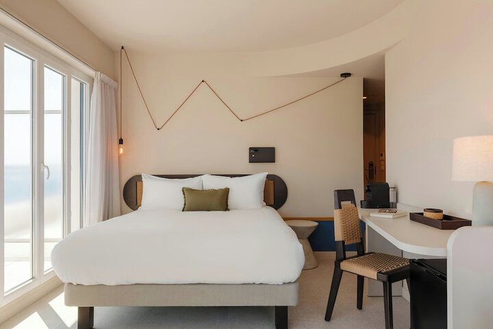 Room 35 of 60