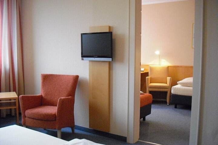 Room 34 of 42