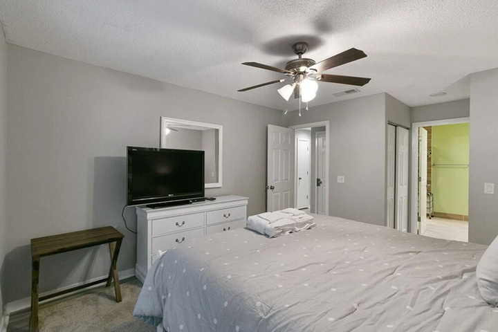 Room 2 of 14