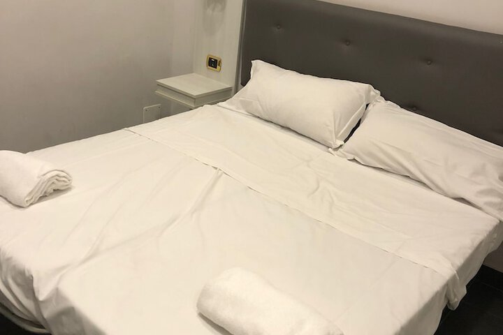Room 15 of 37