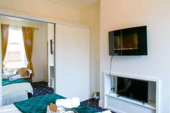 Room 18 of 174