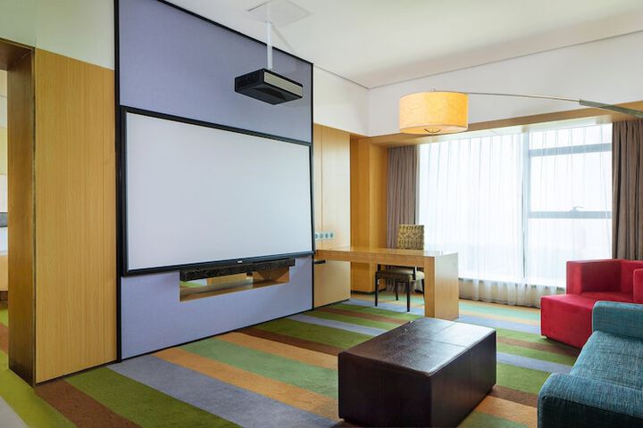 Room 17 of 120