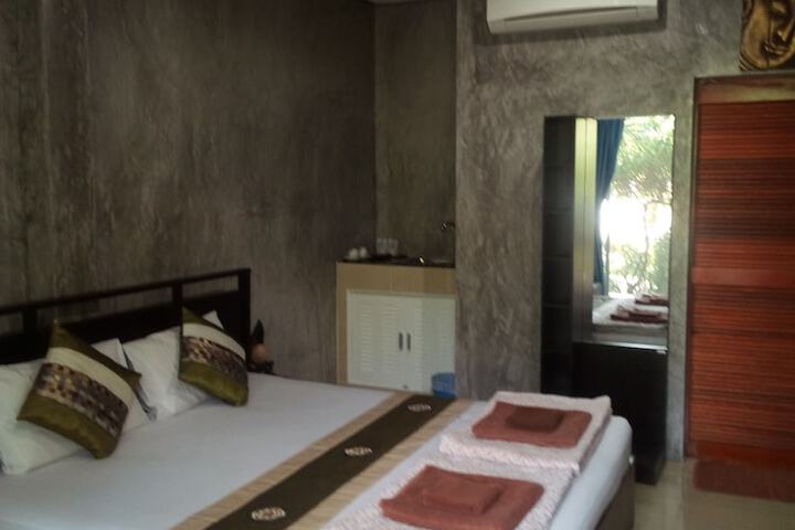 Room 13 of 50