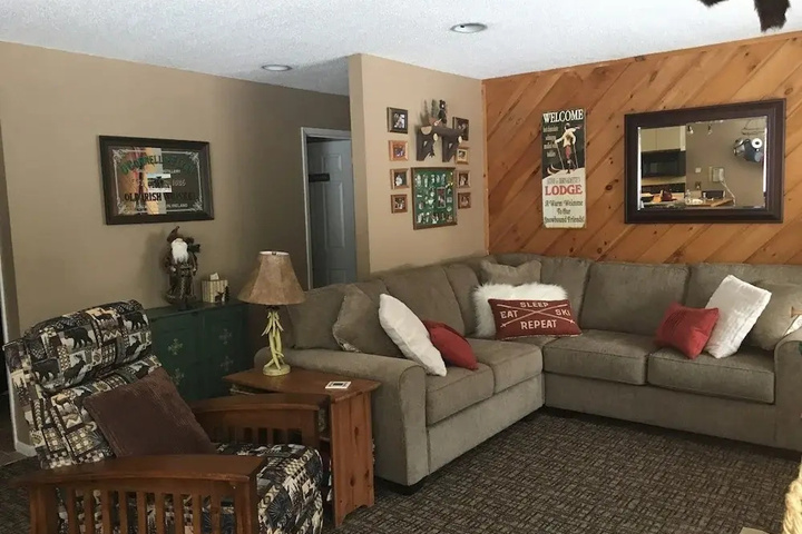 Room 6 of 11