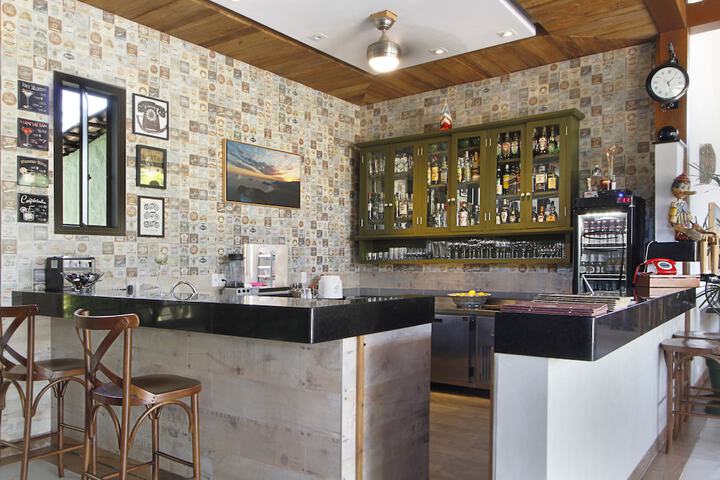 Lounge 63 of 80